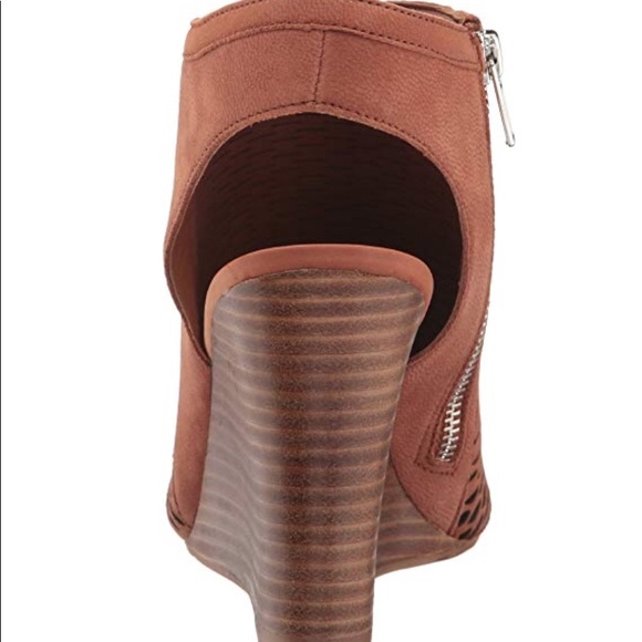 Steve Madden Women’s Winny Wedge Sandals - Picture 3 of 4